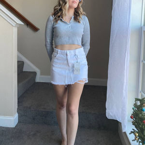 Zara white mid rise distressed mini skirt, size Medium (NWT)